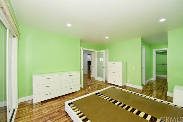 Building Photo - 4831 Lago Dr