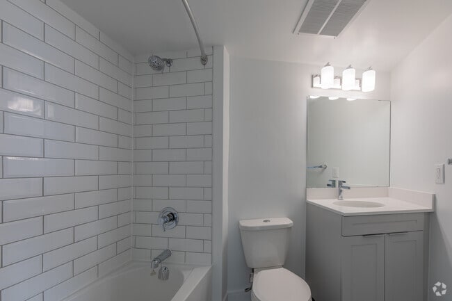 1BR, 1BA - 653SF - Bathroom - 50 Burnhill Road