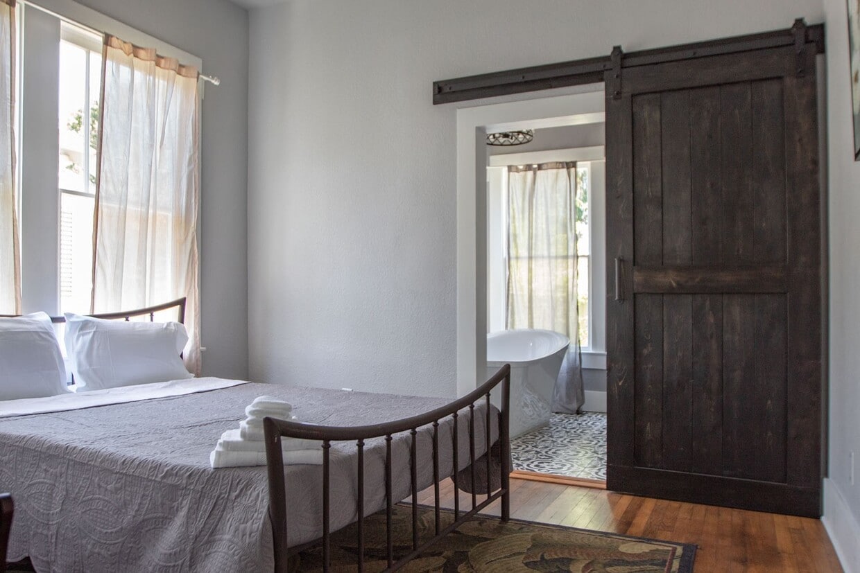 Building Photo - 1911 34th St