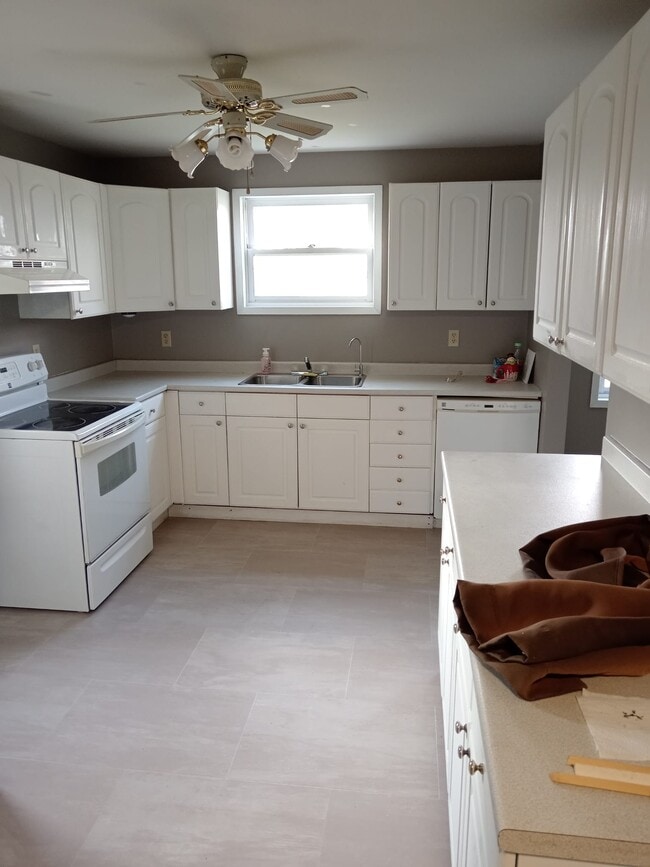 Photo du bâtiment - 1020 Rue Centrale St