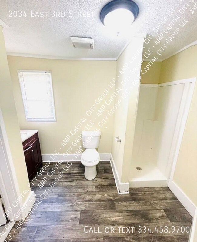 Foto del edificio - 2034 E 3rd St