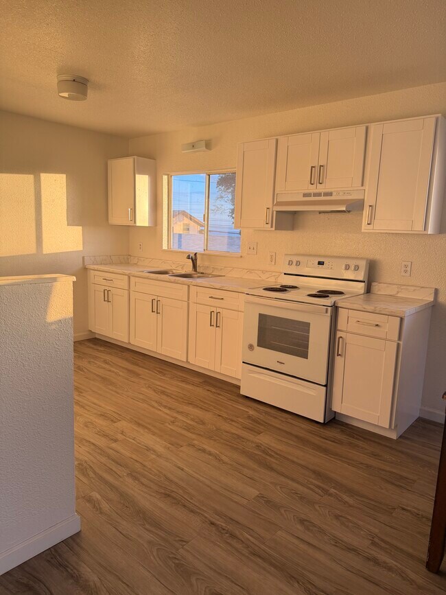 Foto del edificio - 87-119 Hakimo Rd