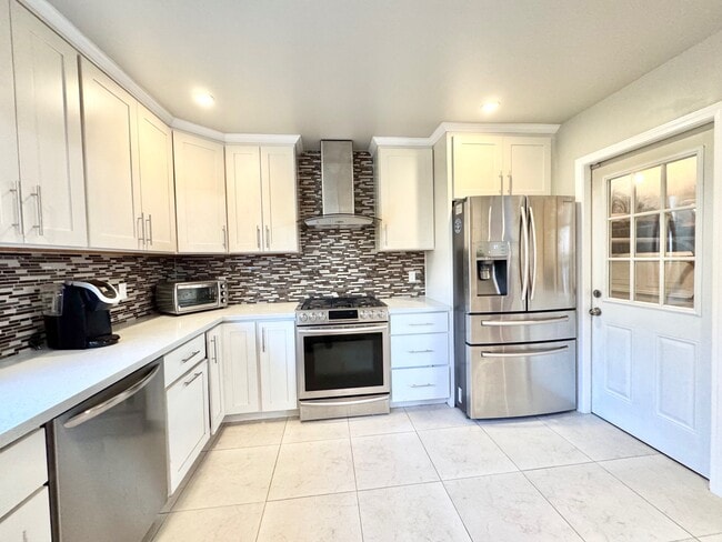 Foto del edificio - 2536 W Ave 130th