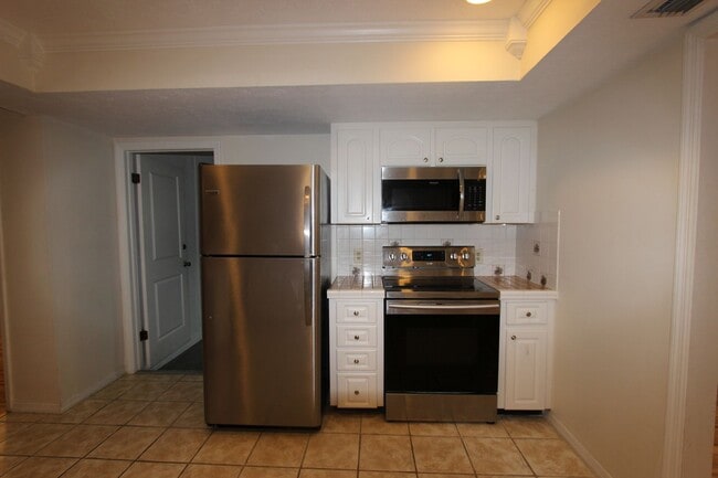 Foto del edificio - 4 Bedroom/2 Bath/2 Car Garage