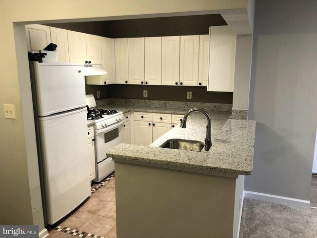 Foto del edificio - 20311 Beechwood Terrace