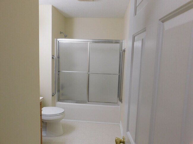 Foto del edificio - 102 Meadowbrook Dr