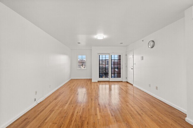Foto del edificio - 353 West Side Ave