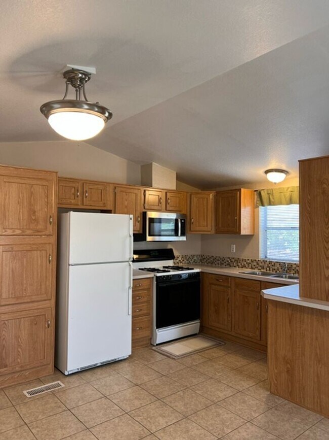 Foto del edificio - FOOTHILLS MOBILE ESTATES