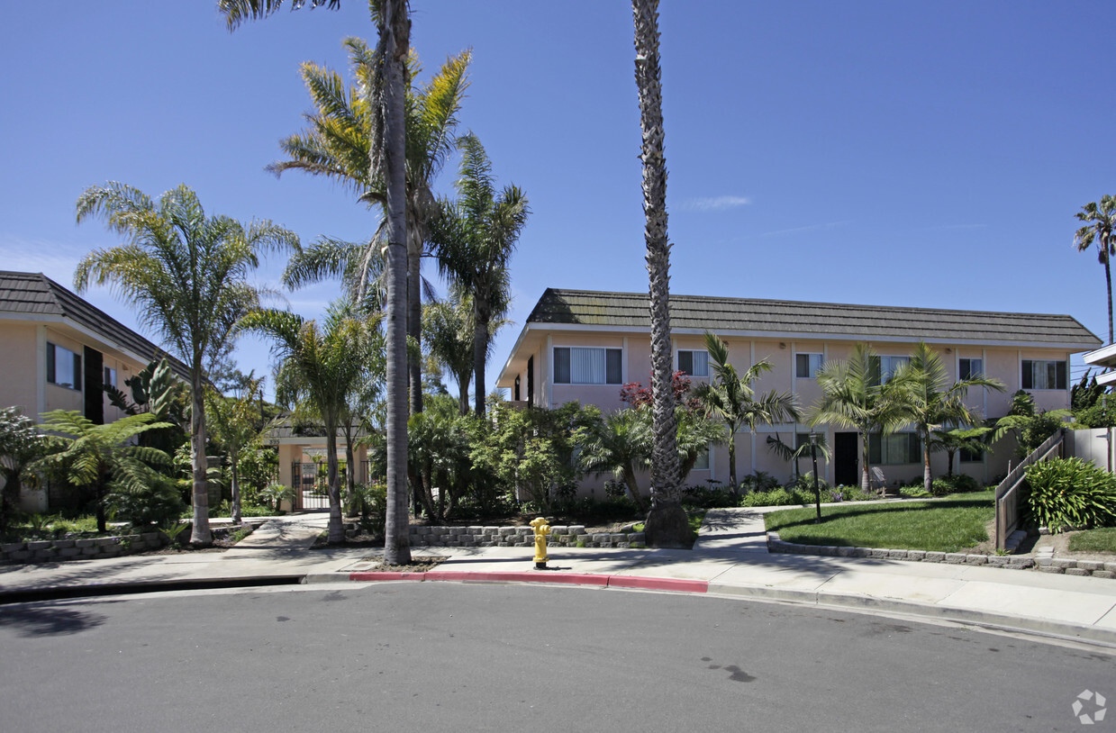 Primary Photo - Empire Palms Apartments