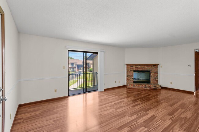 Building Photo - Lavish 2 Bedroom Poolside Condo in the Edg...