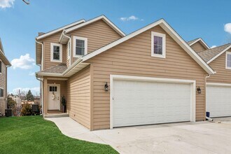 Building Photo - 2945 N 186th St