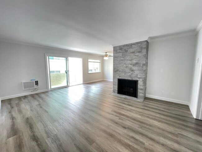 Building Photo - 11728 Kiowa Ave