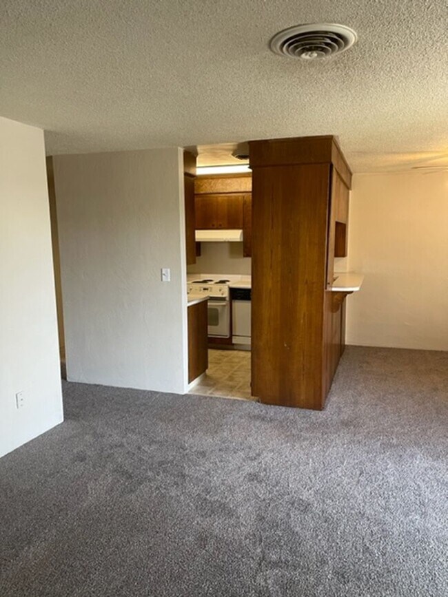 Building Photo - WEST6242