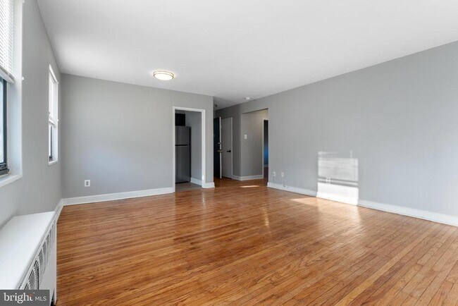 Foto del edificio - 131 Forest Ave