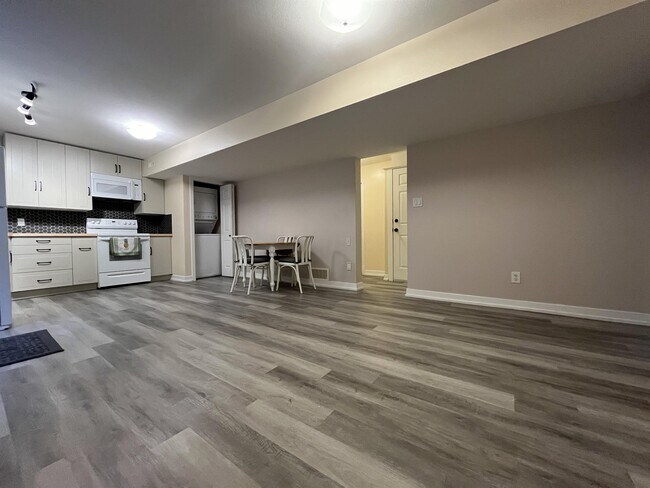 Photo du bâtiment - 46508 Lear Dr