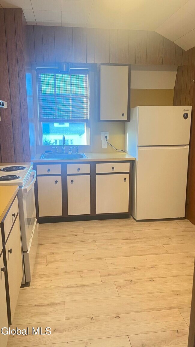 Foto del edificio - 1058 Washington Ave