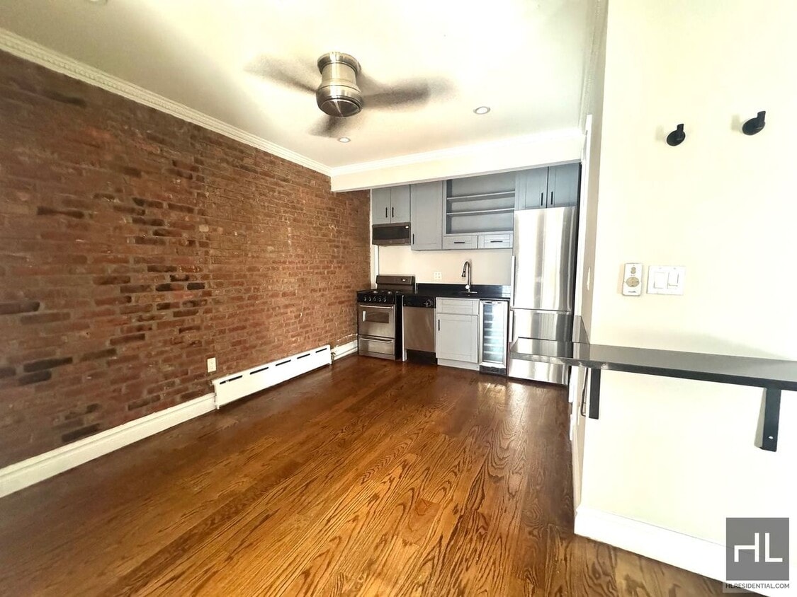 Building Photo - East 9th Street