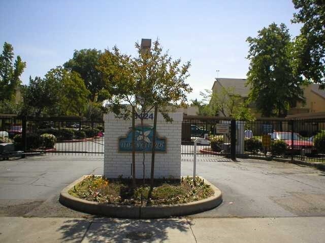 Foto del edificio - 3400 Sullivan Ct
