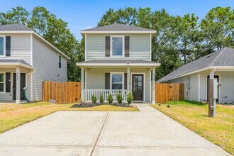 Building Photo - 16367 Jasmine Marie Pl
