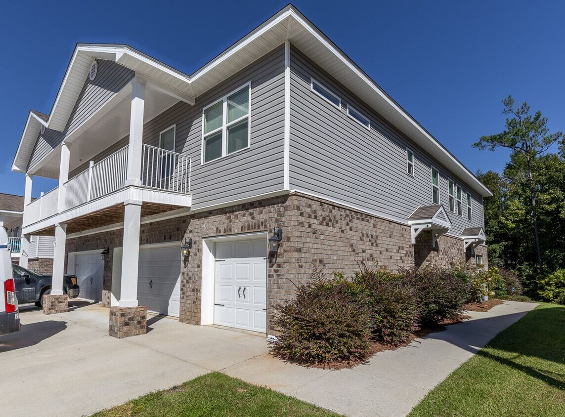 Foto principal - Ground-Floor Condo with Garage in Quail Ho...