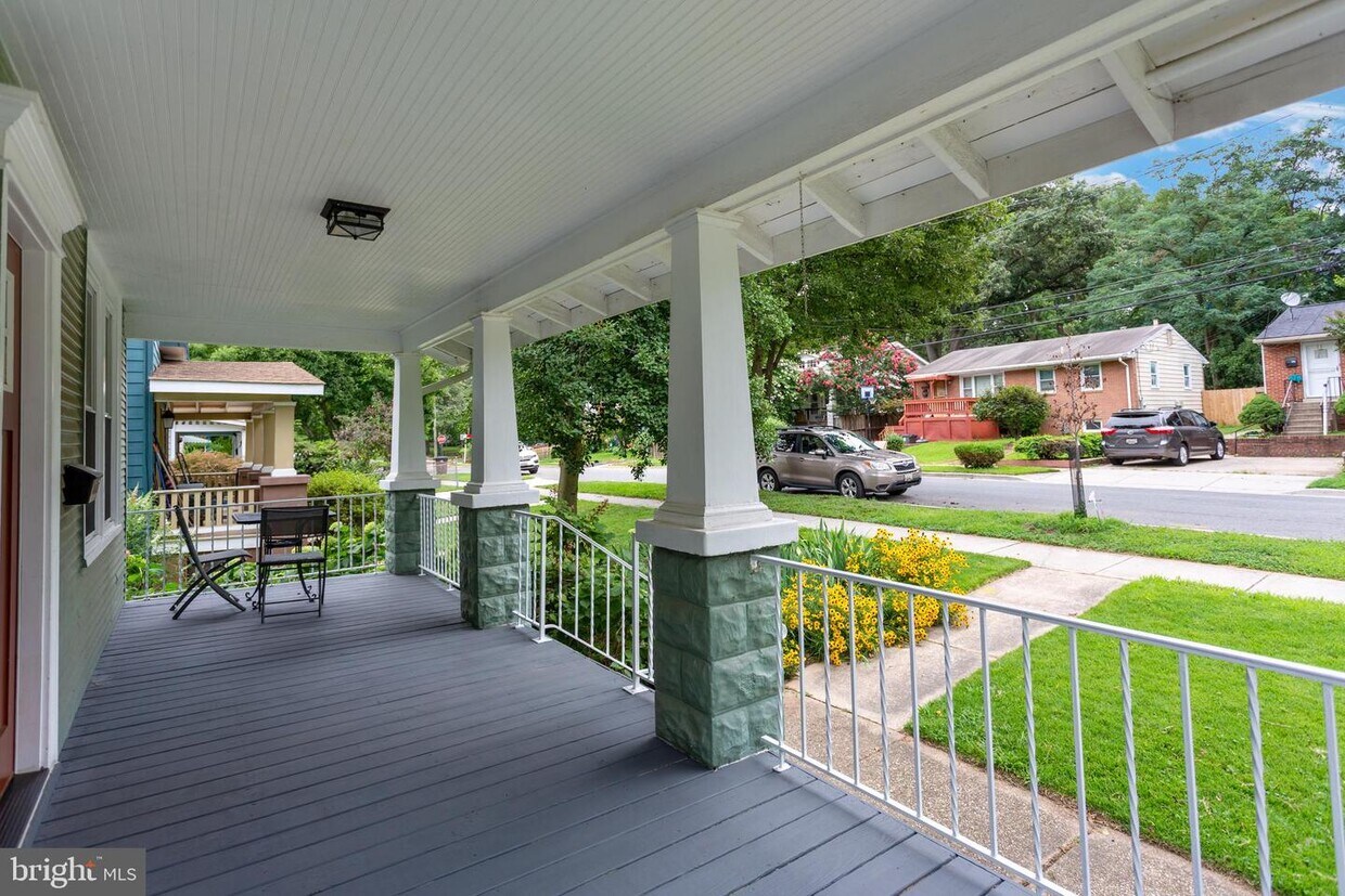 Foto principal - 5602 40th Ave