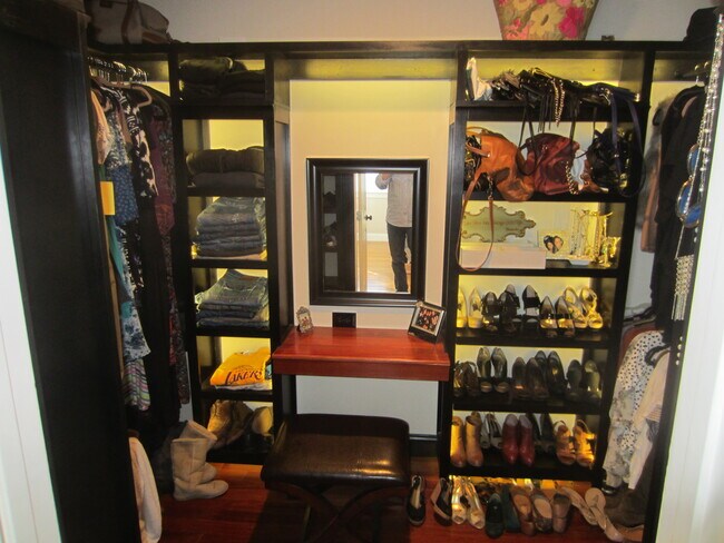 walk-in closet - 5180 Exposition Blvd