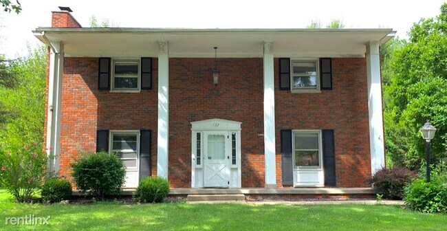 Foto del edificio - 4 br, 2.5 bath House - 137 Pinehurst Dr