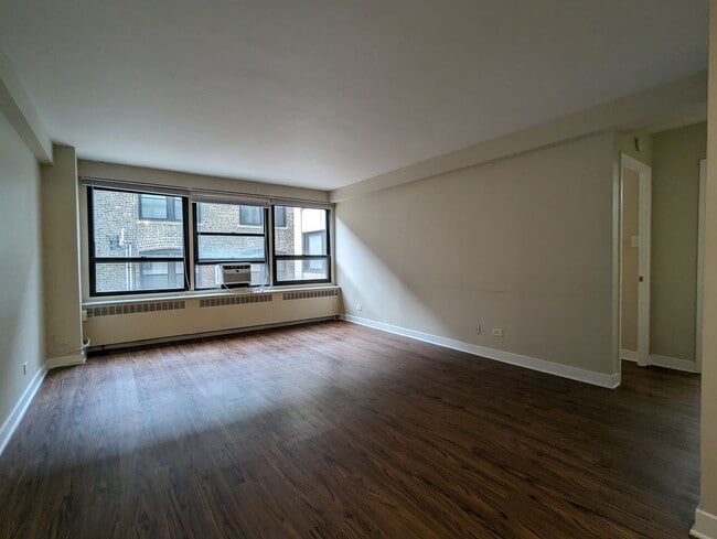 Building Photo - 4180 N Marine Dr