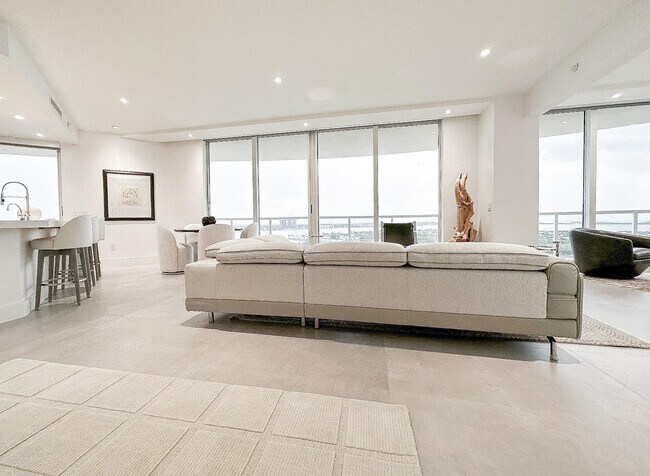 Foto del edificio - 2700 N Ocean Dr