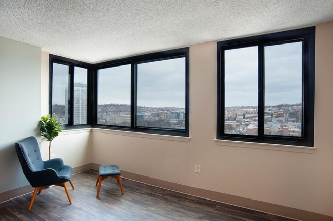 Photo - Madison Towers Apartments