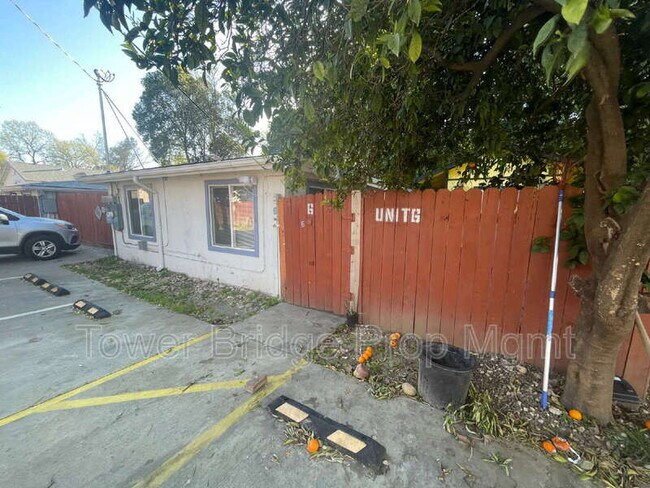 Foto del edificio - 474 Harding Ave