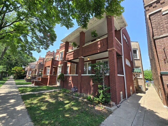 Foto del edificio - 5030 W Hutchinson St