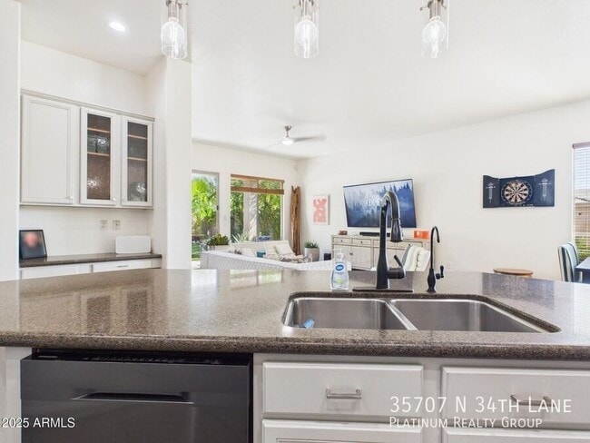 Foto del edificio - 35707 N 34th Ln