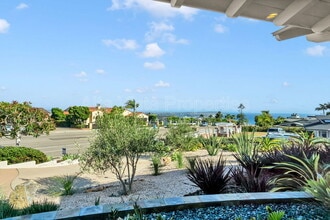 Building Photo - 5940 La Jolla Mesa Dr
