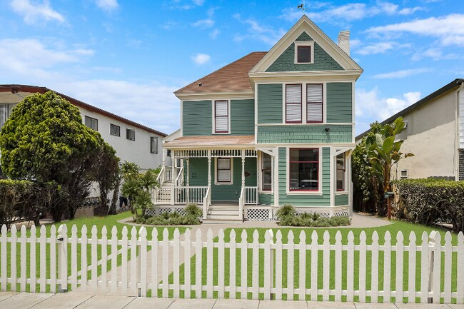 Foto del edificio - 3718-3726 First Ave.