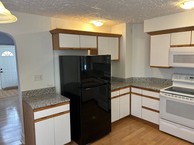 Building Photo - 4 Bedroom Single Family Home in Sandston