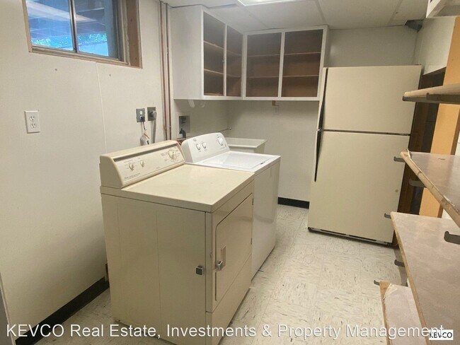 Foto del edificio - 4 br, 2 bath House - 1200 Hillcrest Dr