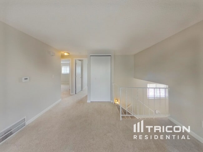 Building Photo - 6821 Mescalero Dr