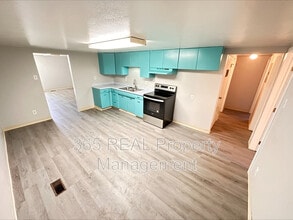 Building Photo - 1227 12th Ave Building Photo - 1227 12th Ave