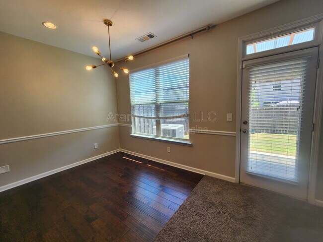 Foto del edificio - 7601 Summer Berry Ln