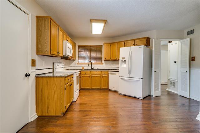 Building Photo - 6804 Century Cir