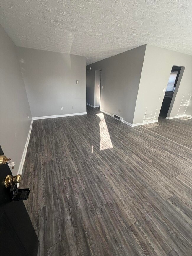 Building Photo - 301 Rebel Rd