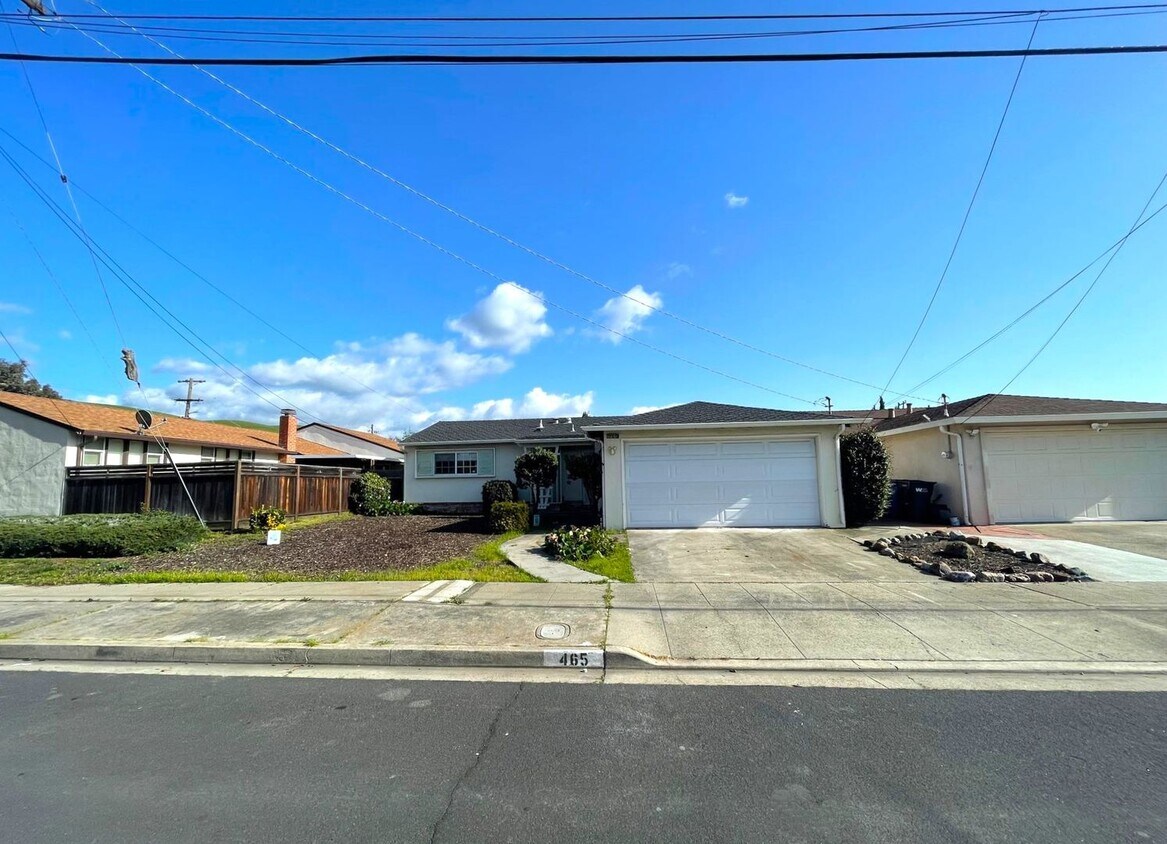 Primary Photo - 465 Nassau Lane, Hayward, CA 94544