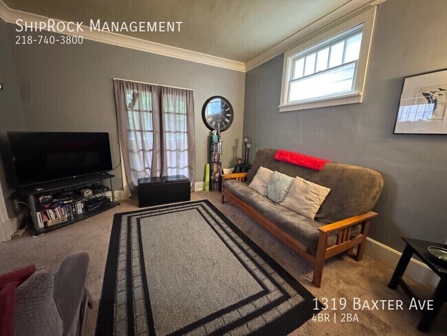 Foto del edificio - 1319 Baxter Ave