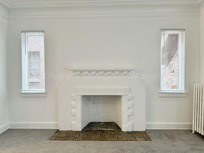 Foto del edificio - 17512 Roselawn St