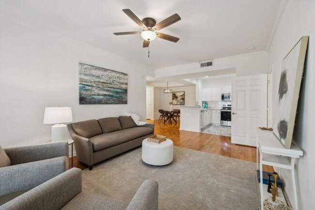 Building Photo - 2025 Woodmont Blvd