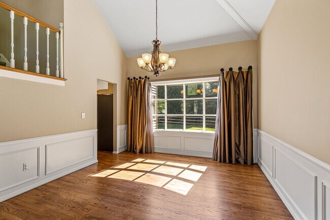 Building Photo - Sammamish 3 bed 2.5 bath