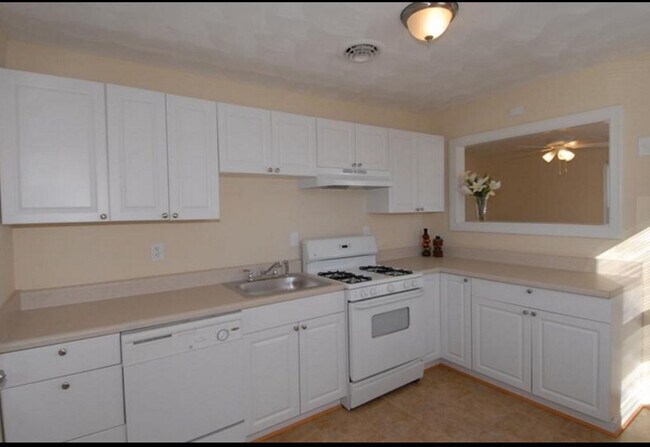 Building Photo - 1112 Matthew Henson St