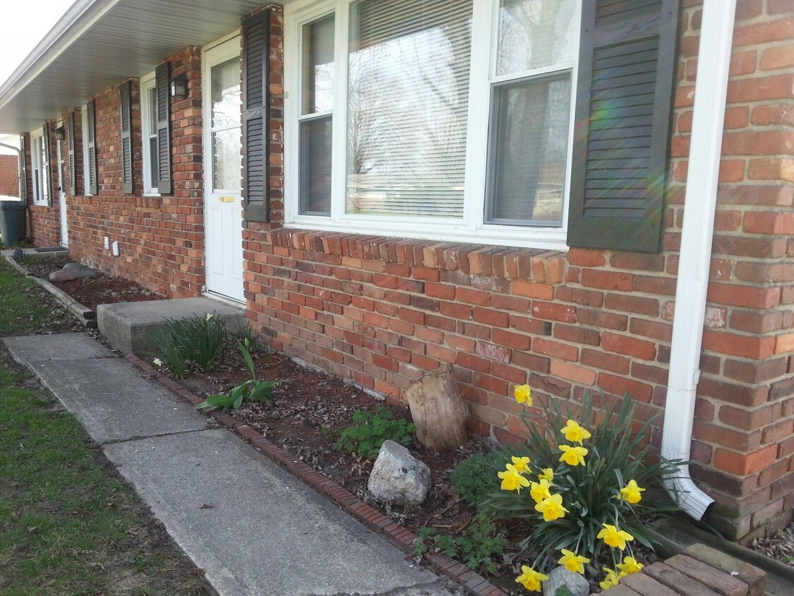 2507 Clifton Dr, Urbana, IL 61802 Townhouse for Rent in Urbana, IL