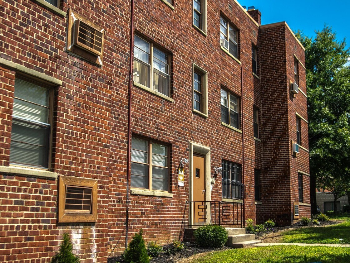 Building Photo - 206 Trenton Pl SE